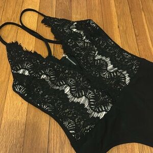 Windsor Lace Body Suit in black, Medium